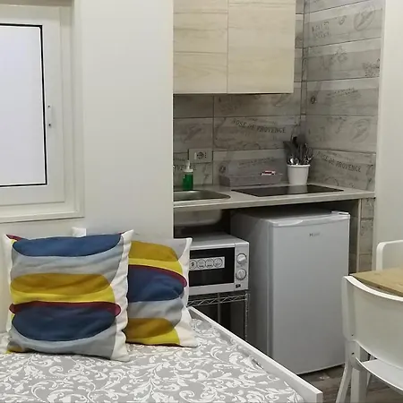 Apartahotel O' Scartellato Nápoles